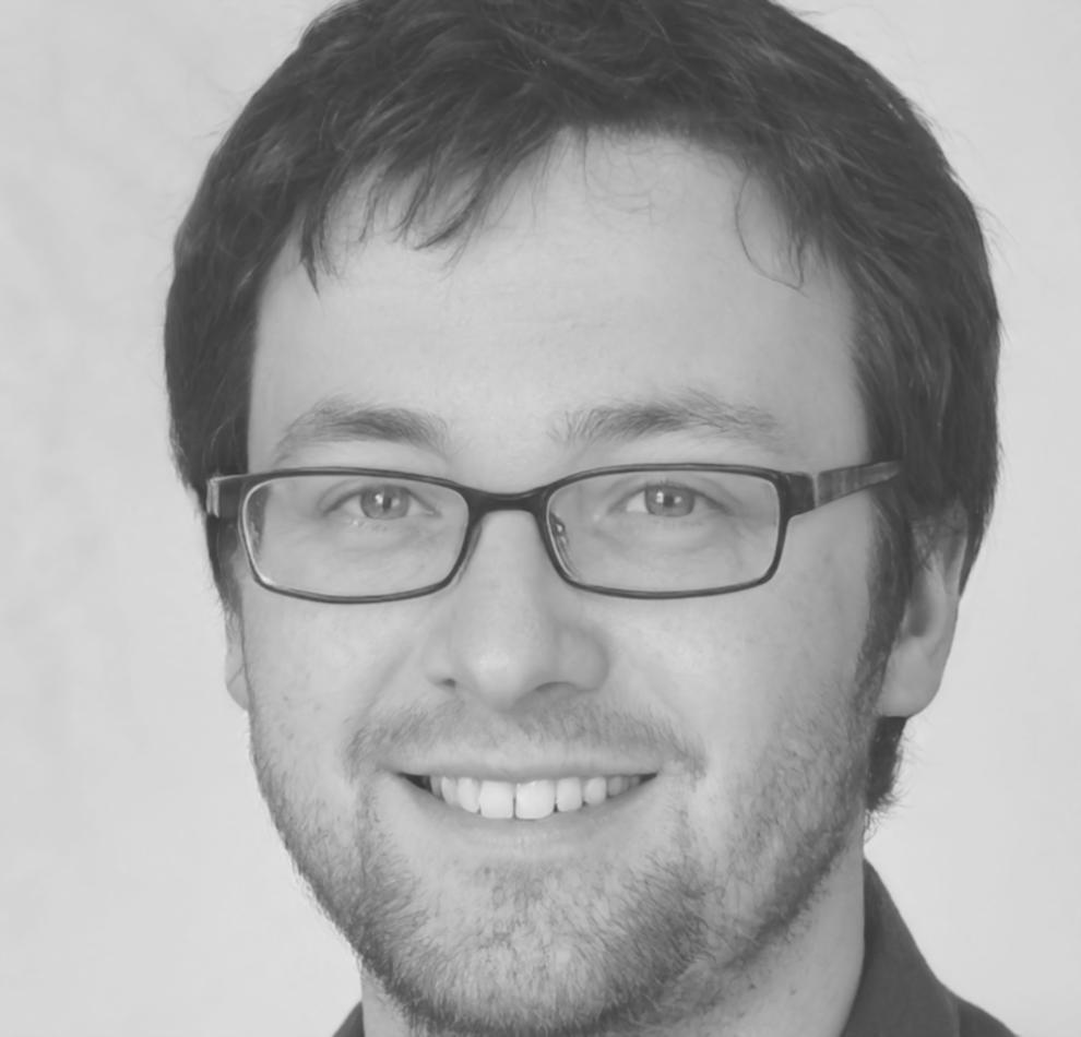 Javier Hernández, Consultor Estratégico Financiero